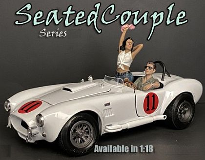 Seated Couple Figurines • www.corvette-plus.ch