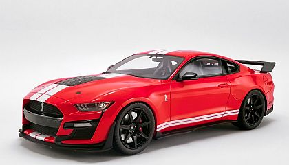 2020 Ford Shelby GT500 Mustang • Red with White stripes • #US021 • www.corvette-plus.ch