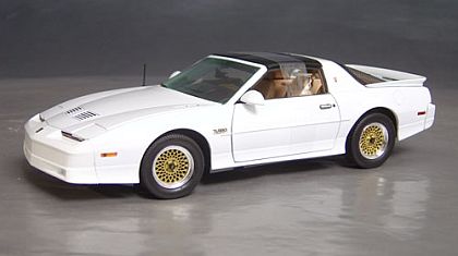 1989 Pontiac Trans Am TTA • White • Greenlight #GL12809