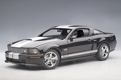 SHELBY MUSTANG GT Model Cars 1/18 scale