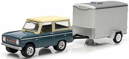 Hitch & Tow • Ford Bronco with Small Cargo Trailer • #GL32020-B