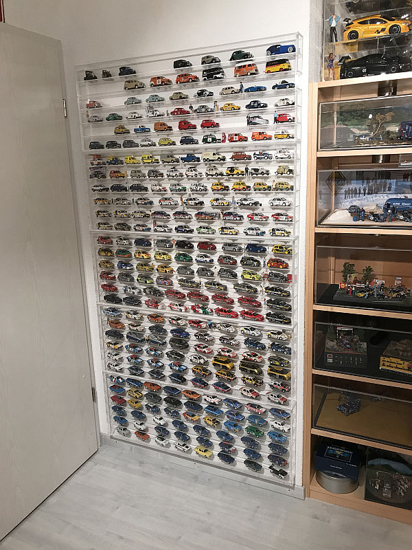 Display Case for 1/43 scale Renault model cars